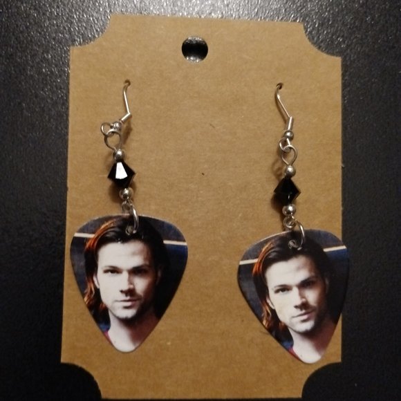 SUPER NATURAL Sam Winchester guitar pick earrings - Picture 1 of 1